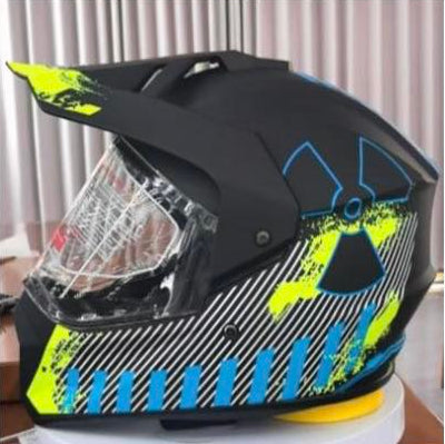 CROSS / QUAD kacige sa vizirom